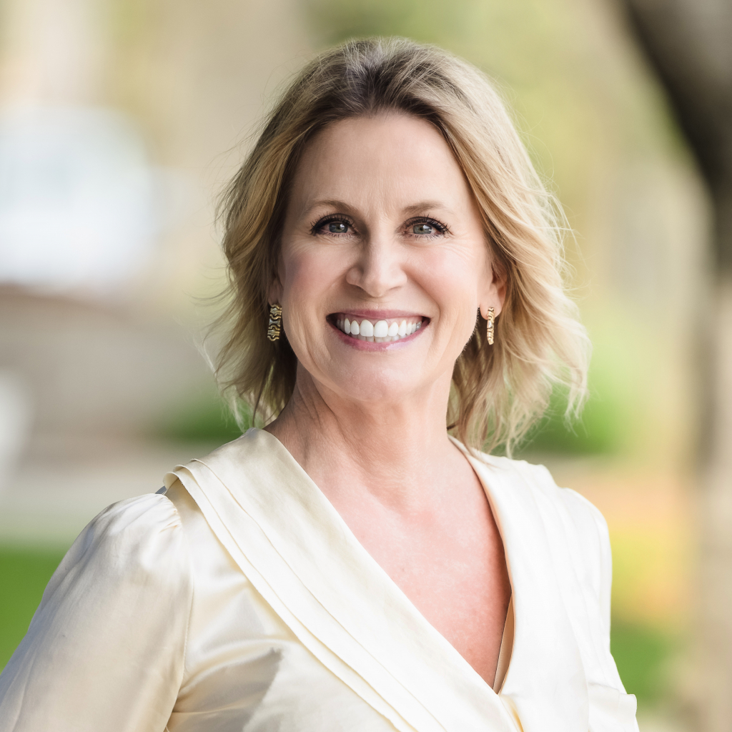 Jackie Root Headshot
